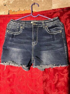Bamboo Women's Size 13 Dark Wash Distressed Denim Cutoff Shorts